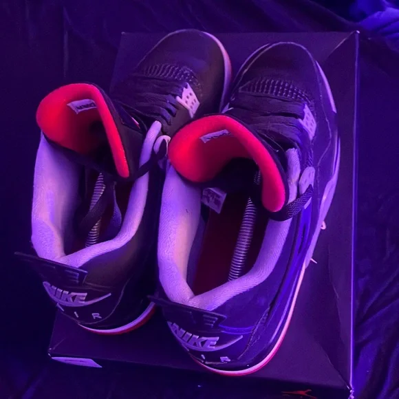 Bred 4s Retro "OG" 2019 - Picture 2 of 5